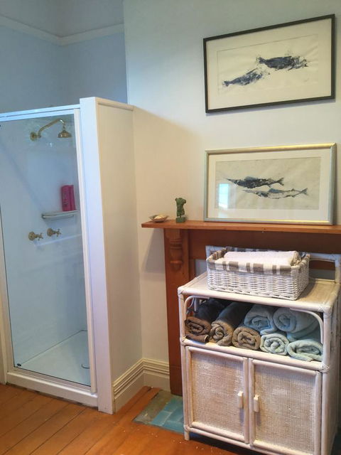 Sandy Bay Cottage - ACT Tourism 7