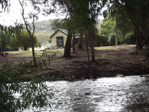 Blue Wren Riverside Cottage - ACT Tourism 6