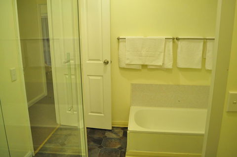GreenGate Cottages - ACT Tourism 27