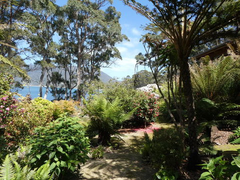 Osprey Lodge & Bungalow - ACT Tourism 6