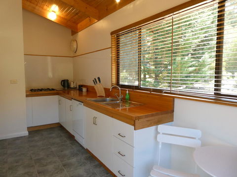 Osprey Lodge & Bungalow - ACT Tourism 12