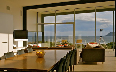 Cloudy Bay Beach House - ACT Tourism 1