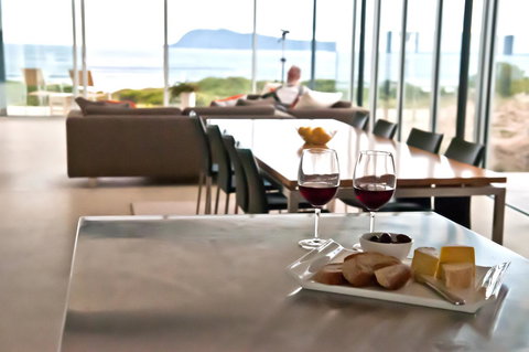 Cloudy Bay Beach House - ACT Tourism 30