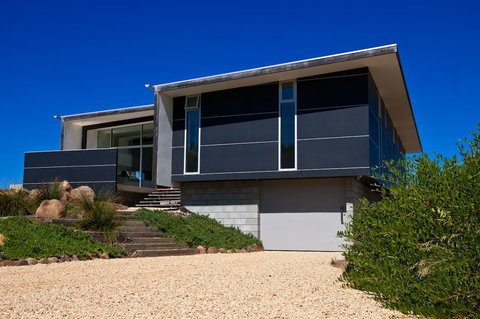 Cloudy Bay Beach House - ACT Tourism 2