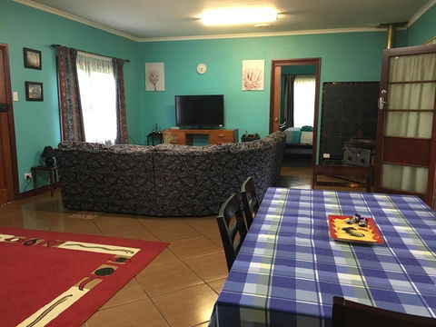 Blue Wren Bungalow - ACT Tourism 8