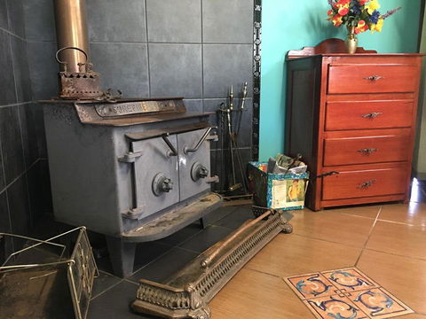 Blue Wren Bungalow - ACT Tourism 10