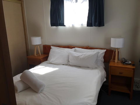 Regatta Point Tavern & Holiday Villas - ACT Tourism 25