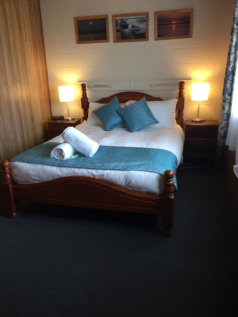 Regatta Point Tavern & Holiday Villas - ACT Tourism 7