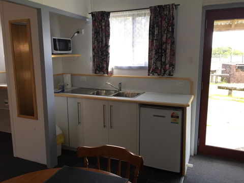 Regatta Point Tavern & Holiday Villas - ACT Tourism 17