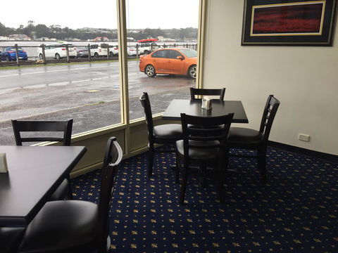 Regatta Point Tavern & Holiday Villas - ACT Tourism 23