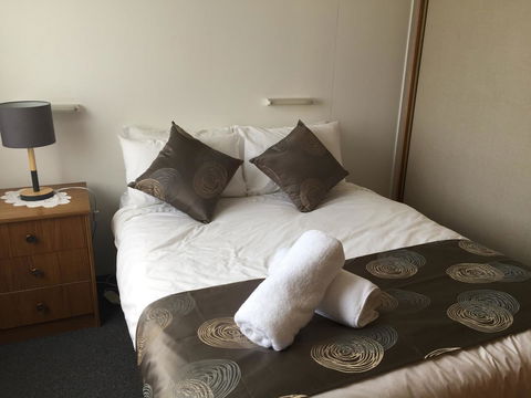 Regatta Point Tavern & Holiday Villas - ACT Tourism 19