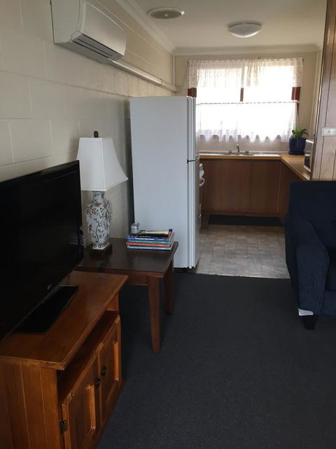 Regatta Point Tavern & Holiday Villas - ACT Tourism 6