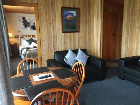 Regatta Point Tavern & Holiday Villas - ACT Tourism 13