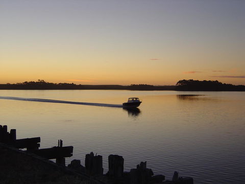 Regatta Point Tavern & Holiday Villas - ACT Tourism 37