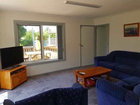 Regatta Point Tavern & Holiday Villas - ACT Tourism 29