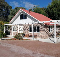 Hilltop Cottages - ACT Tourism