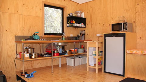 BAY OF FIRES ECO HUT Off Grid Experience At Binalong Bay - ACT Tourism 9