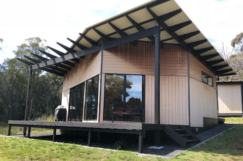 BAY OF FIRES ECO HUT Off Grid Experience At Binalong Bay - ACT Tourism 0
