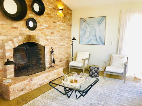 EMBRACING EVANDALE - Hosted By L'Abode Accommodation - ACT Tourism 8