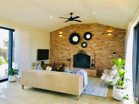 EMBRACING EVANDALE - Hosted By L'Abode Accommodation - ACT Tourism 7