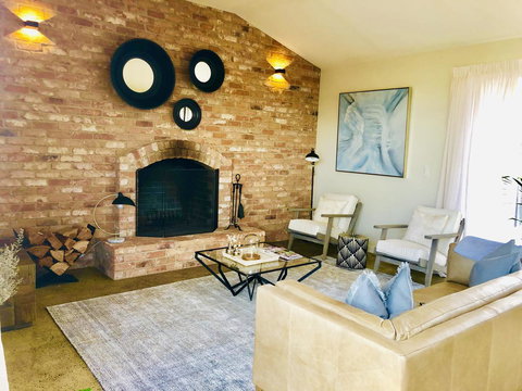 EMBRACING EVANDALE - Hosted By L'Abode Accommodation - ACT Tourism 10