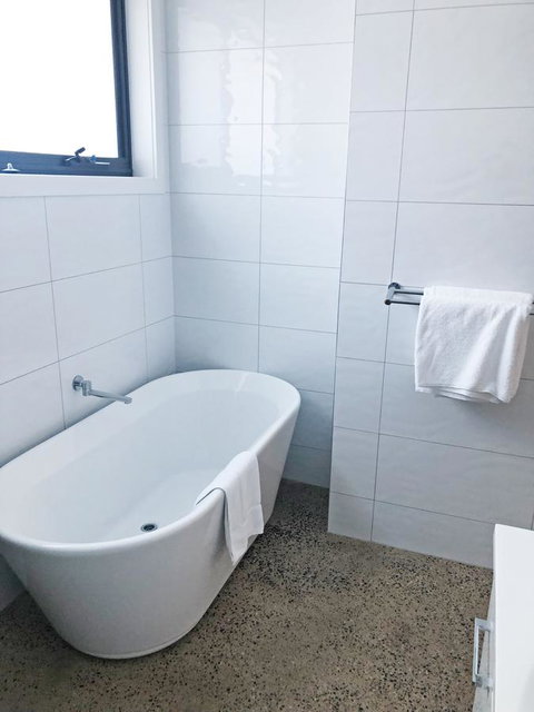 EMBRACING EVANDALE - Hosted By L'Abode Accommodation - ACT Tourism 25