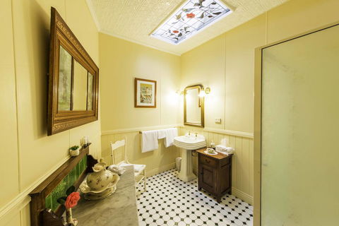 Touchwood Cottages - ACT Tourism 35