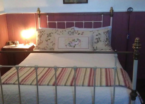 Touchwood Cottages - ACT Tourism 25