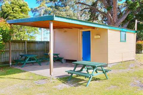 Strahan Beach Tourist Park - ACT Tourism 14