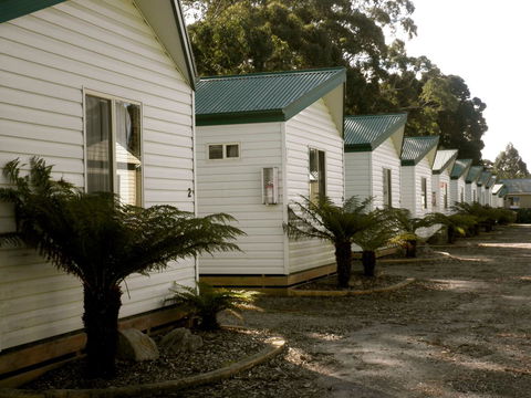 Strahan Beach Tourist Park - ACT Tourism 8