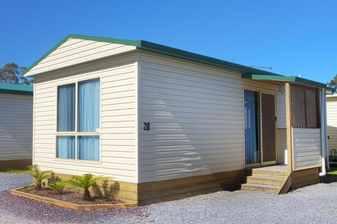 Strahan Beach Tourist Park - ACT Tourism 11