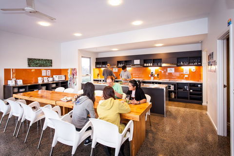 The Island Accommodation - ACT Tourism 19