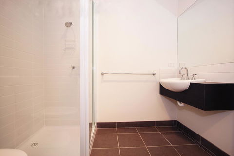 The Island Accommodation - ACT Tourism 15