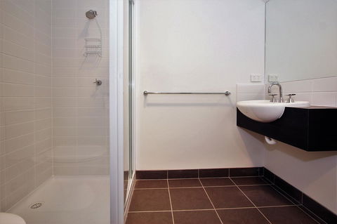 The Island Accommodation - ACT Tourism 5