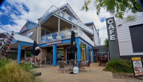 The Island Accommodation - ACT Tourism 13