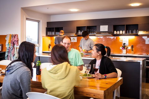 The Island Accommodation - ACT Tourism 11