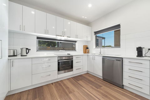 Rosewater Townhouses Dromana - ACT Tourism 17