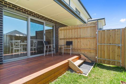 Rosewater Townhouses Dromana - ACT Tourism 6