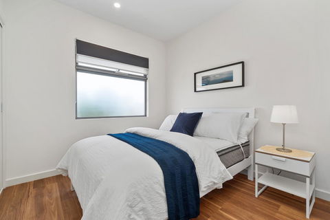Rosewater Townhouses Dromana - ACT Tourism 3