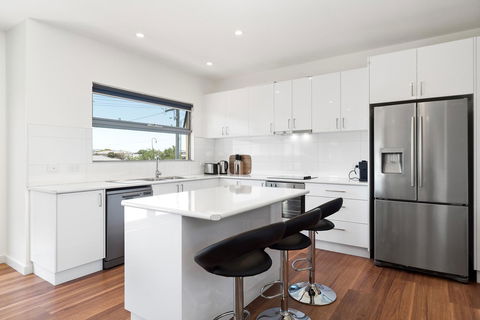 Rosewater Townhouses Dromana - ACT Tourism 23