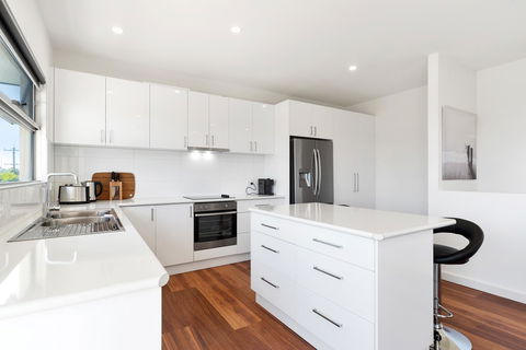 Rosewater Townhouses Dromana - ACT Tourism 24