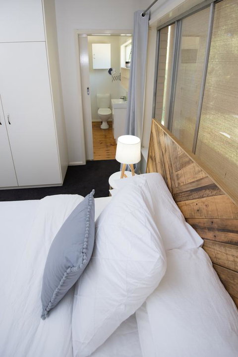 Flora Hill Creek Views - ACT Tourism 1