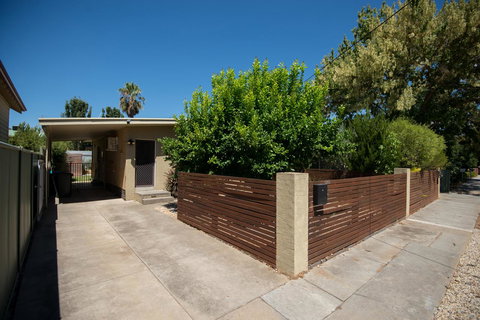 Flora Hill Creek Views - ACT Tourism 16