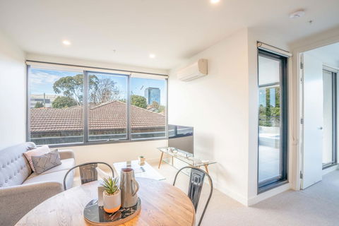 Poplar Apartments - ACT Tourism 6