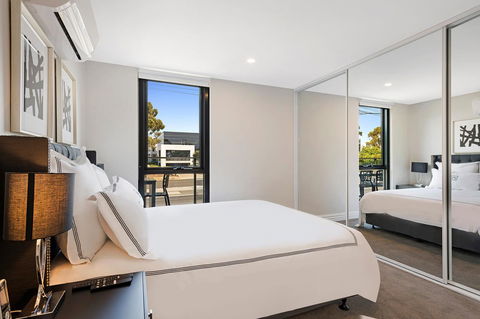 Manhattan Apartments - Notting Hill - ACT Tourism 10
