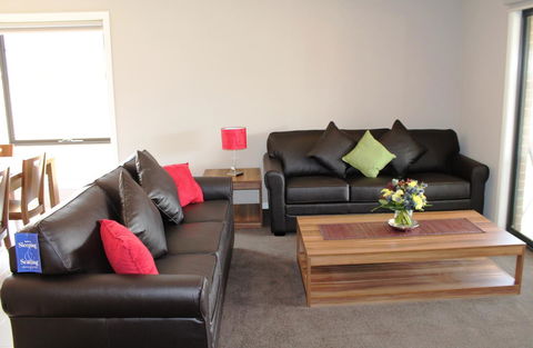 Atarhi Villas - Melbourne - ACT Tourism 1