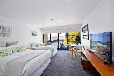 Lorne Bay View Motel - ACT Tourism 33