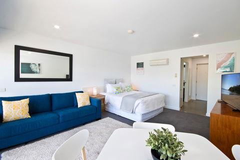 Lorne Bay View Motel - ACT Tourism 36