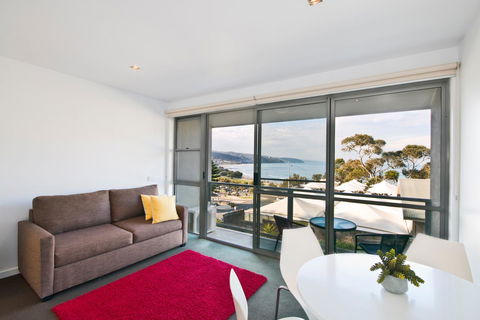 Lorne Bay View Motel - ACT Tourism 2