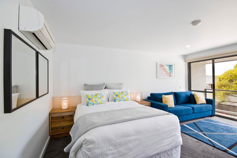 Lorne Bay View Motel - ACT Tourism 21